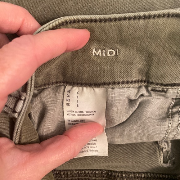 American Eagle Olive Midi Shorts Size 4 - Picture 5 of 5